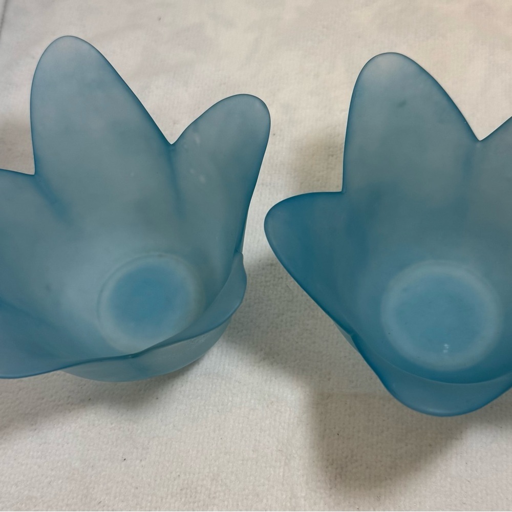 Vintage Viking frosted glass blue Five paddle flower bowl, satin art glass
